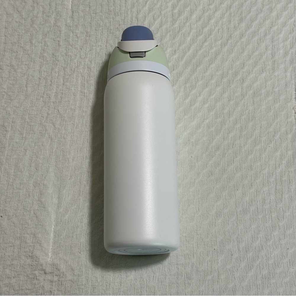 Owala 32oz FreeSip Stainless Steel Water Bottle